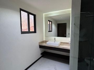 Casa en VENTA para inversión en  Club de Golf Altozano, Morelia