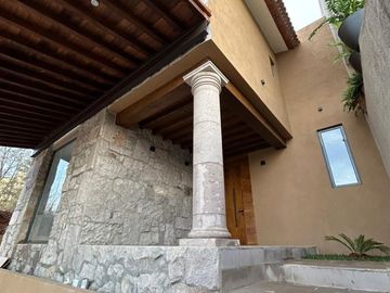 Casa en VENTA para inversión en  Club de Golf Altozano, Morelia