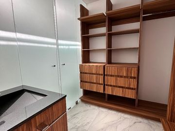 Casa en VENTA, dentro del Fracc. Cañadas del Bosque, Tres Marías, Morelia