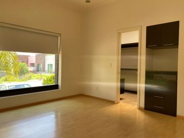 Casa en VENTA de Una Planta dentro del Club de Golf, Tres Marías, en Morelia