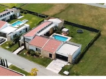 Casa campestre en venta en condominio cerrado - Rozo Palmira Valle