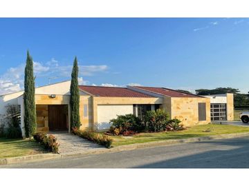 Casa campestre en venta en condominio cerrado - Rozo Palmira Valle