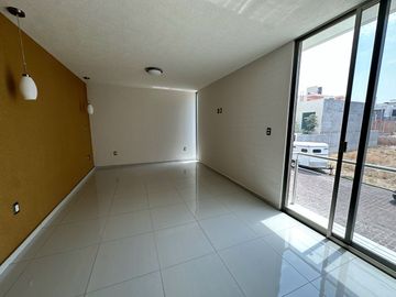 Casa en VENTA dentro del Fracc. Villas del Ángel en Altozano, Morelia