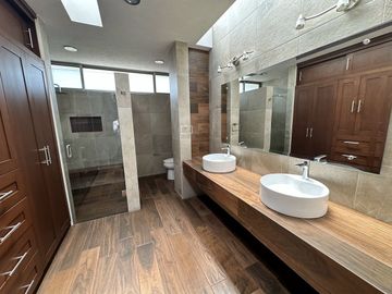 Casa en VENTA dentro del Fracc. Villas del Ángel en Altozano, Morelia