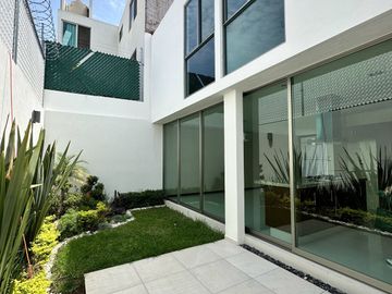 Casa en VENTA dentro del Fracc. Villas del Ángel en Altozano, Morelia