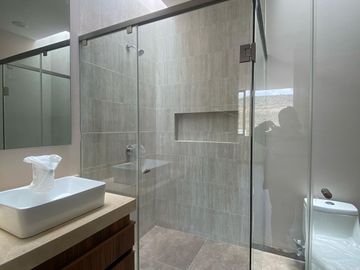 Casa NUEVA en VENTA, dentro del Fracc. Colinas del Sol, Tres Marías en Morelia
