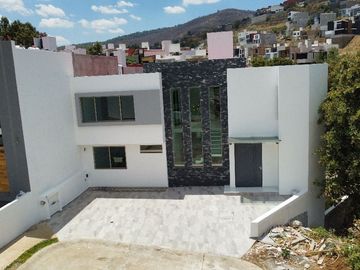 Casa en VENTA, dentro del Coto Conejos, Vistas Altozano en Morelia