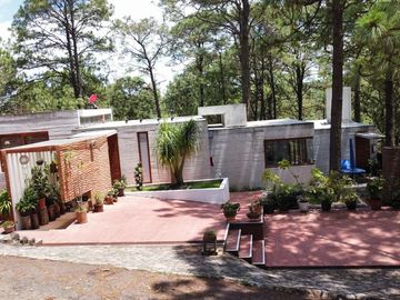Casa en VENTA dentro del Fracc. Bosques del Paraíso, Mil Cumbres en Morelia