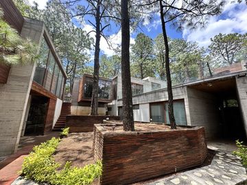 Casa en VENTA dentro del Fracc. Bosques del Paraíso, Mil Cumbres en Morelia