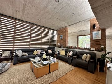 Casa en VENTA dentro del Fracc. Bosques del Paraíso, Mil Cumbres en Morelia