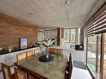 Casa en VENTA dentro del Fracc. Bosques del Paraíso, Mil Cumbres en Morelia