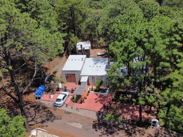 Casa en VENTA dentro del Fracc. Bosques del Paraíso, Mil Cumbres en Morelia