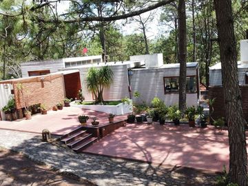 Casa en VENTA dentro del Fracc. Bosques del Paraíso, Mil Cumbres en Morelia