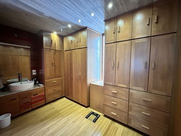 Casa en VENTA dentro del Fracc. Bosques del Paraíso, Mil Cumbres en Morelia