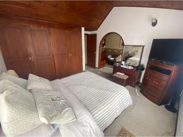 VENDO CASA EN PUENTE LARGO SUBA