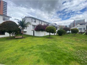 VENDO CASA EN PUENTE LARGO SUBA