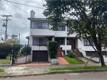 VENDO CASA EN PUENTE LARGO SUBA