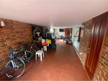 VENDO CASA EN PUENTE LARGO SUBA