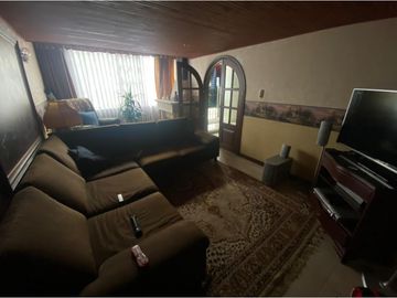 VENDO CASA EN PUENTE LARGO SUBA