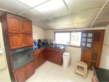 VENDO CASA EN PUENTE LARGO SUBA