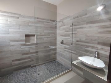Casa en  VENTA - Lomas del Dorado