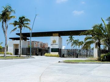 Casa en  VENTA - Lomas del Dorado