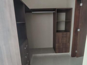 Casa en  VENTA - Lomas del Dorado