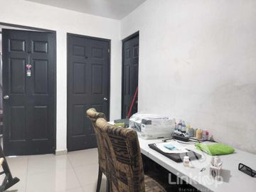 Casa en venta con excedente y alberca en  Acanto residencial Apodaca NL