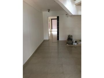 COSTA SUR / QUINTAS DE VERSALLES / 313 M2 / 4 HABITACIONES / DEPOSITO