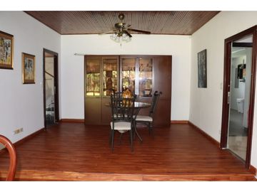 LAS CUMBRES / VILLA ZAITA / 1452 M2 / 4 HABITACION / TERRAZA / JARDIN