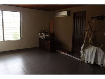 LAS CUMBRES / VILLA ZAITA / 1452 M2 / 4 HABITACION / TERRAZA / JARDIN