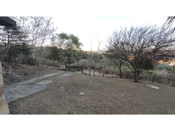VENTA CASA CON PISCINA CARLOS PAZ LAGO AZUL