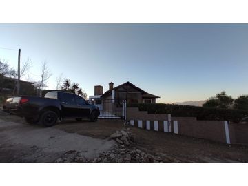 VENTA CASA CON PISCINA CARLOS PAZ LAGO AZUL