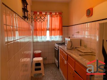 Dos ambientes a una cuadra de Plaza Colón