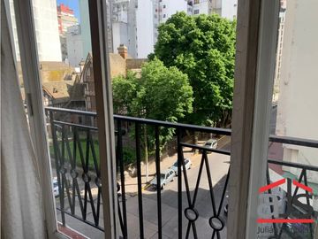 Dos ambientes a una cuadra de Plaza Colón