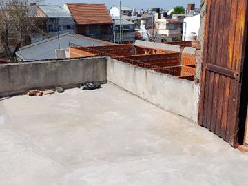 Casa PH en venta en Gerli Este