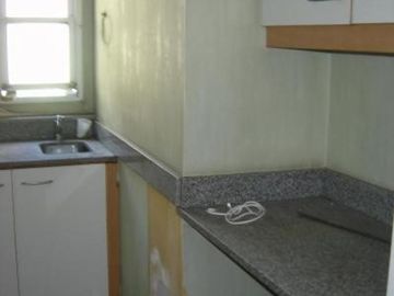 DEPARTAMENTO DE 4 AMBIENTES A REFECCIONAR EN EXCELENTE UBICACIÓN