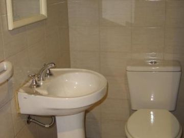 DEPARTAMENTO DE 4 AMBIENTES A REFECCIONAR EN EXCELENTE UBICACIÓN
