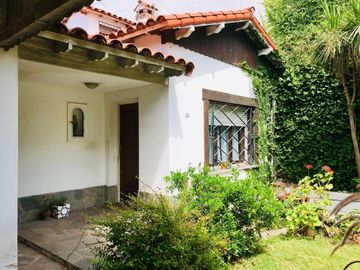 Amplia casa a la venta en Bella Vista