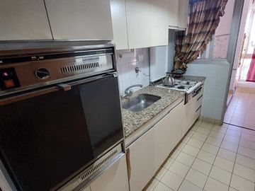 EXCELENTE DEPARTAMENTO EN EDIFICIO SOBRE COSTANERA
