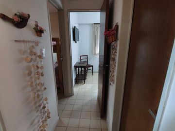 EXCELENTE DEPARTAMENTO EN EDIFICIO SOBRE COSTANERA