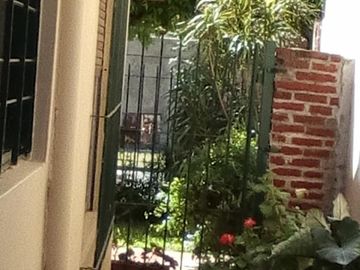Casa en VENTA sobre calle asfaltada a pocas cuadras de la estación de Glew.