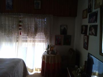 Casa en VENTA sobre calle asfaltada a pocas cuadras de la estación de Glew.