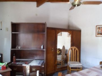 Casa en VENTA sobre calle asfaltada a pocas cuadras de la estación de Glew.