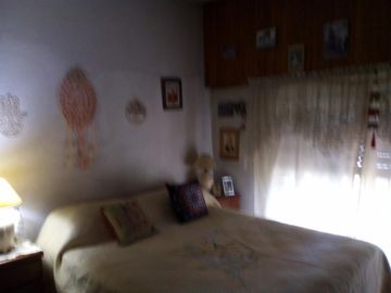 Casa en VENTA sobre calle asfaltada a pocas cuadras de la estación de Glew.