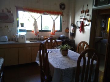 Casa en VENTA sobre calle asfaltada a pocas cuadras de la estación de Glew.