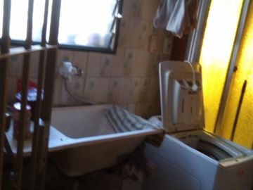 Casa en VENTA sobre calle asfaltada a pocas cuadras de la estación de Glew.