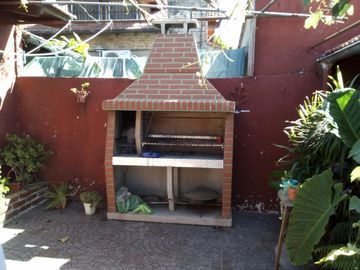 Casa en VENTA sobre calle asfaltada a pocas cuadras de la estación de Glew.