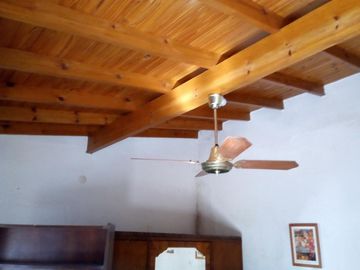 Casa en VENTA sobre calle asfaltada a pocas cuadras de la estación de Glew.