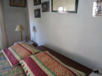 Casa en VENTA sobre calle asfaltada a pocas cuadras de la estación de Glew.
